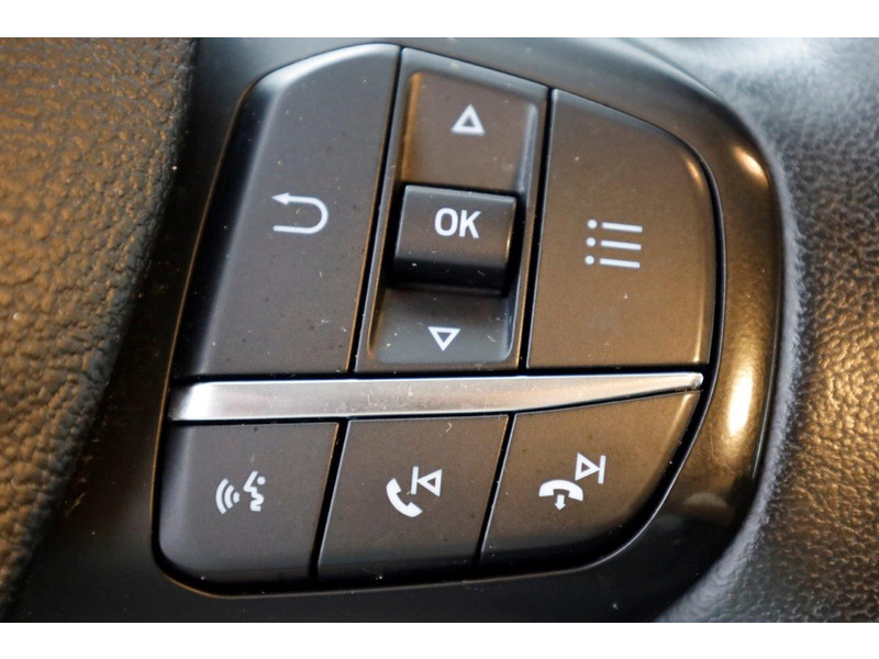 38966070-ford-transit-custom-18