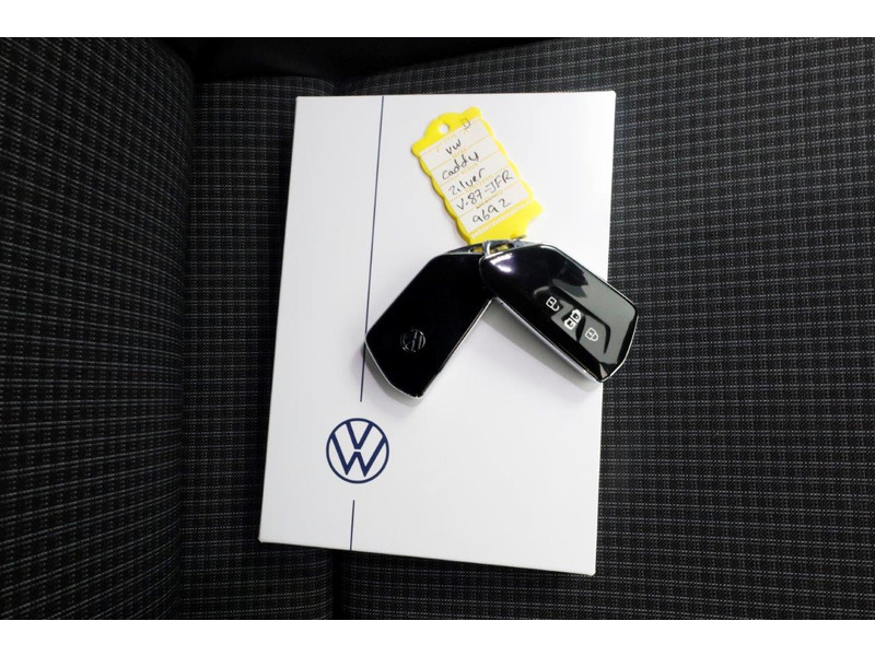 41106687-volkswagen-caddy-6