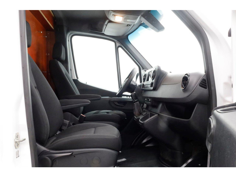 41171826-mercedes-benz-sprinter-3