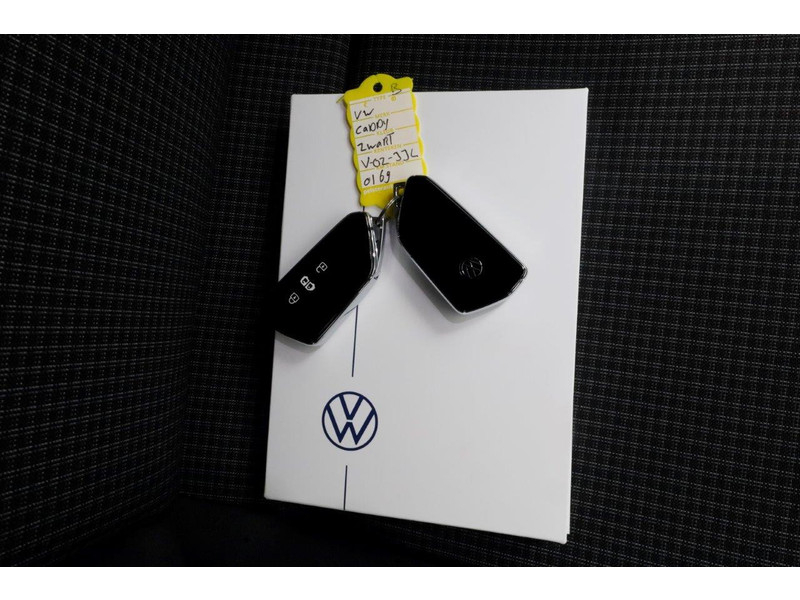 41228357-volkswagen-caddy-6