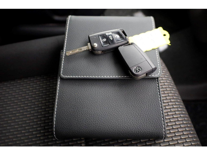 41369751-volkswagen-transporter-6