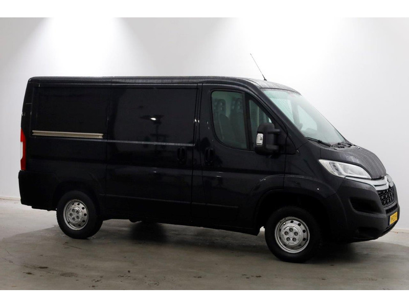 42052167-citroen-jumper-11