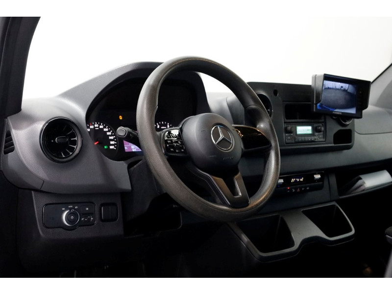 42375468-mercedes-benz-sprinter-12