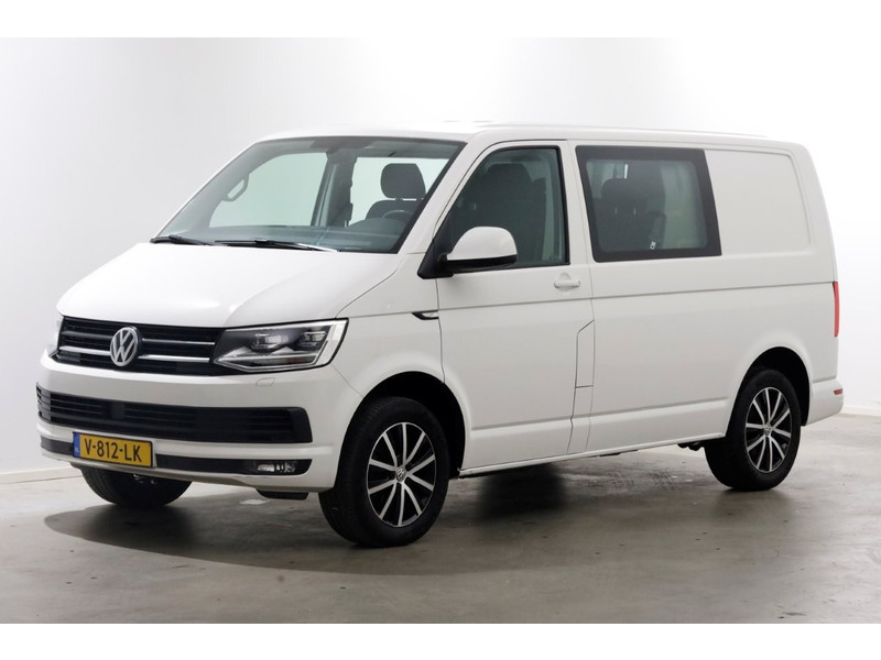 42378079-volkswagen-transporter-10