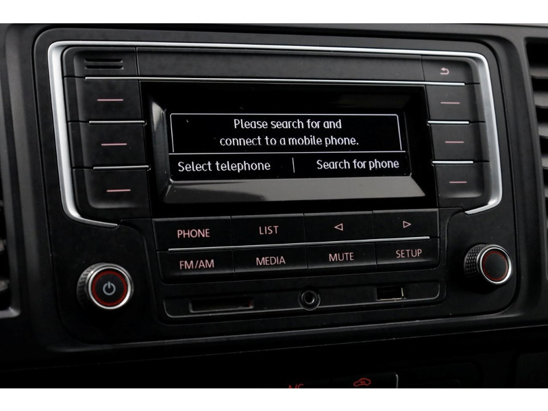 42378079-volkswagen-transporter-15