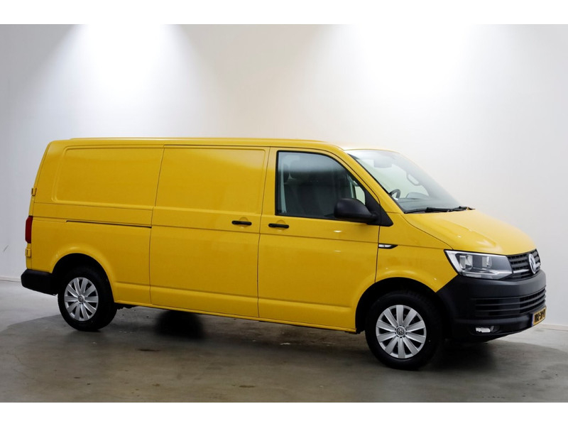 42573570-volkswagen-transporter-10