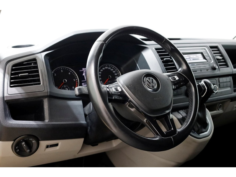 42573570-volkswagen-transporter-12