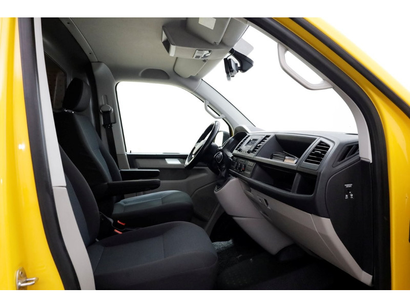 42573570-volkswagen-transporter-3
