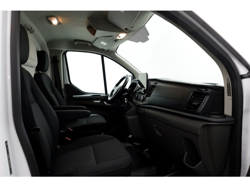 42595669-ford-transit-custom-6