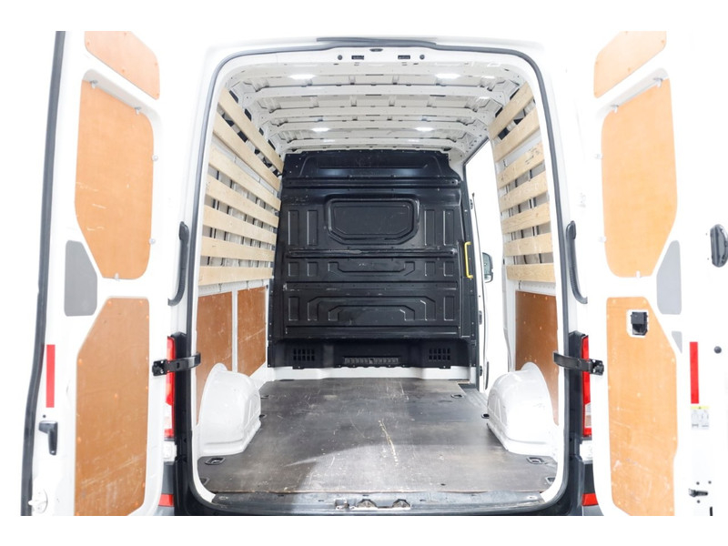 42595811-volkswagen-crafter-5