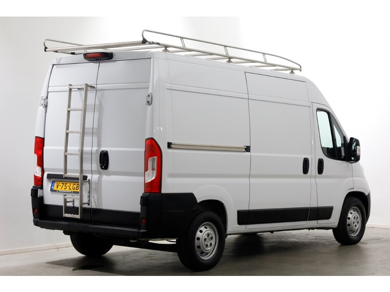 42710201-opel-movano-2