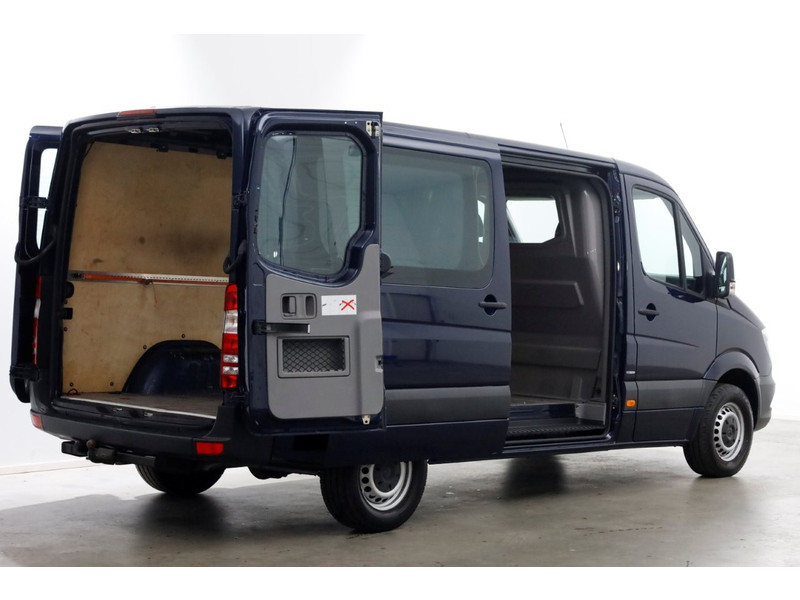 42791001-mercedes-benz-sprinter-12