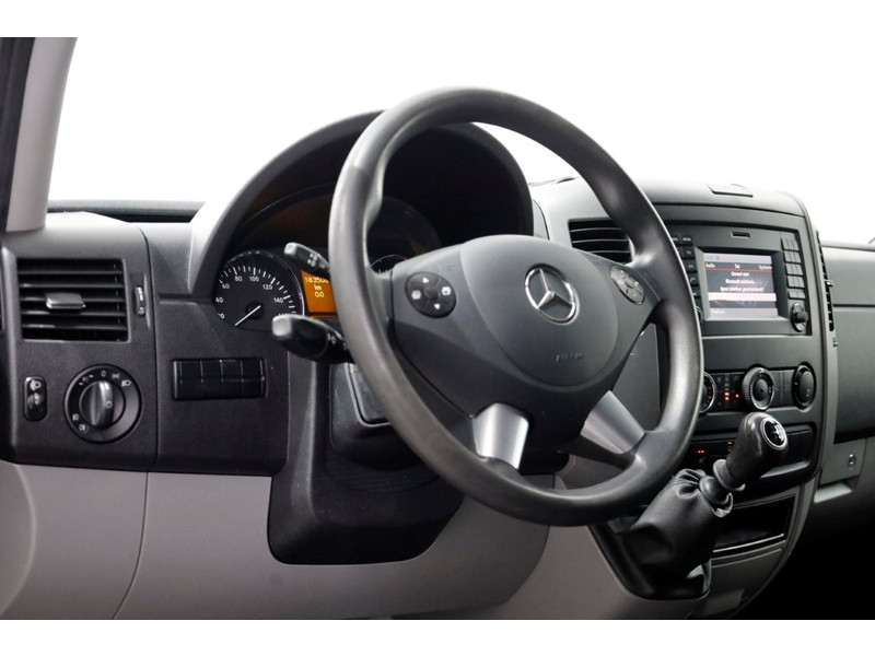 42791001-mercedes-benz-sprinter-14