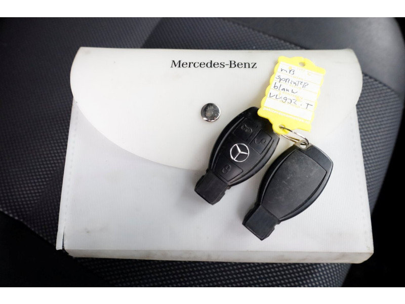 42791001-mercedes-benz-sprinter-6