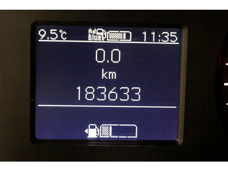 42876734-mercedes-benz-sprinter-16