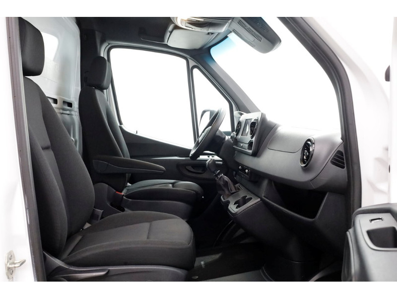 42876734-mercedes-benz-sprinter-5