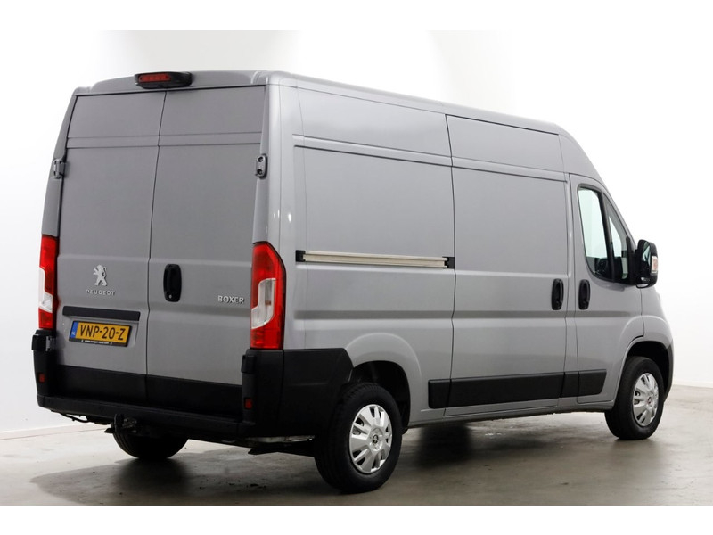 43100258-peugeot-boxer-2