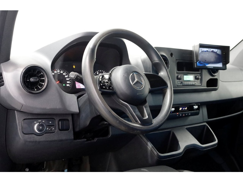 43165753-mercedes-benz-sprinter-12