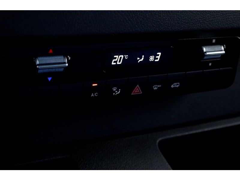 43165753-mercedes-benz-sprinter-14