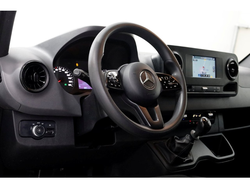 43166493-mercedes-benz-sprinter-12