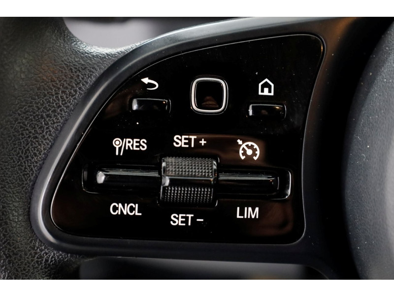43166493-mercedes-benz-sprinter-14