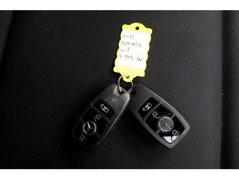 43166493-mercedes-benz-sprinter-6