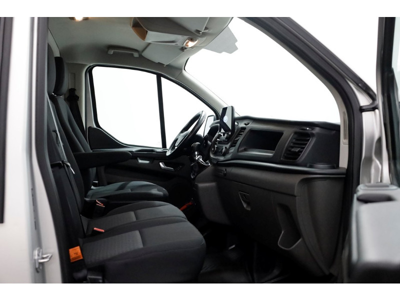 43768609-ford-transit-custom-3