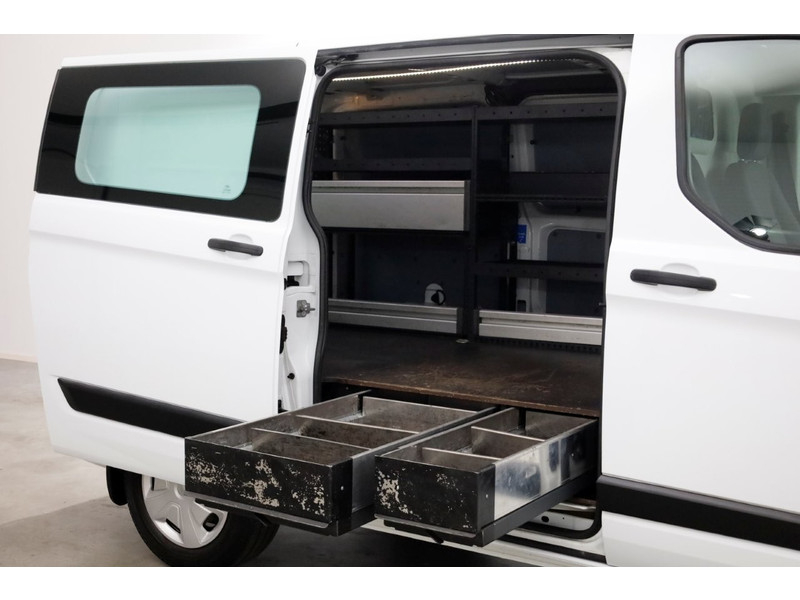 43819010-ford-transit-custom-12
