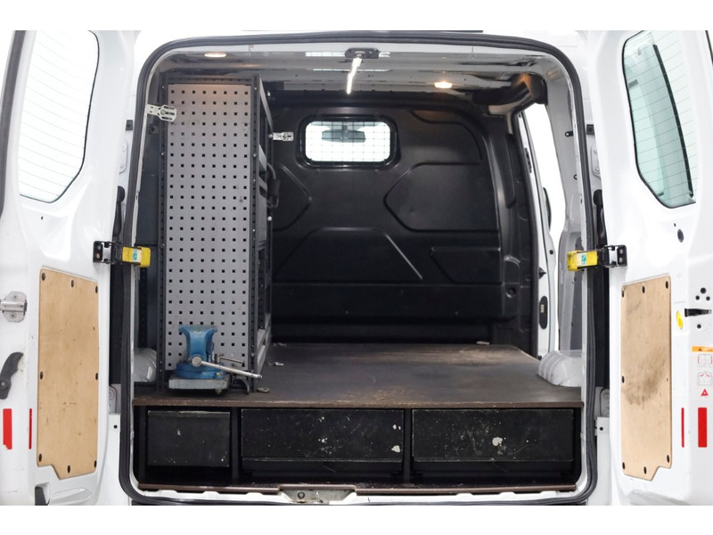 43819010-ford-transit-custom-5
