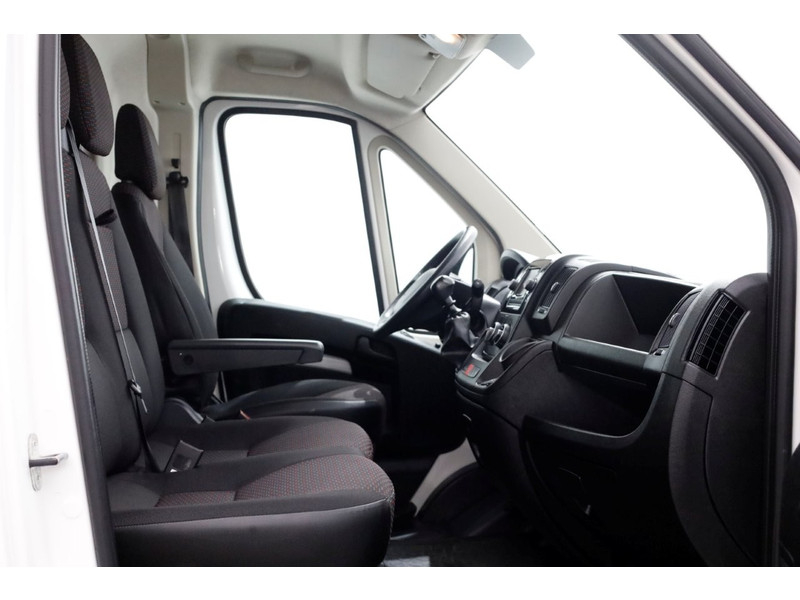 43901733-peugeot-boxer-3