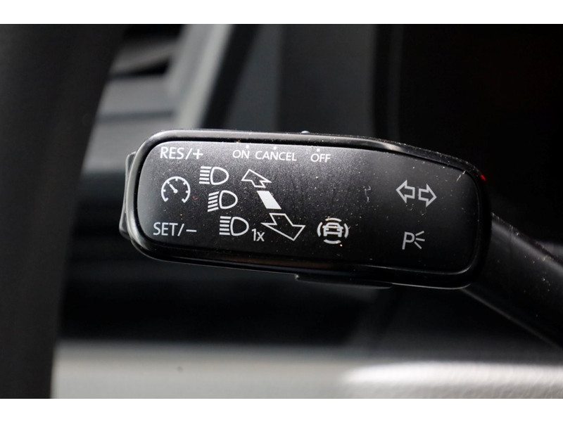 43941061-volkswagen-transporter-15