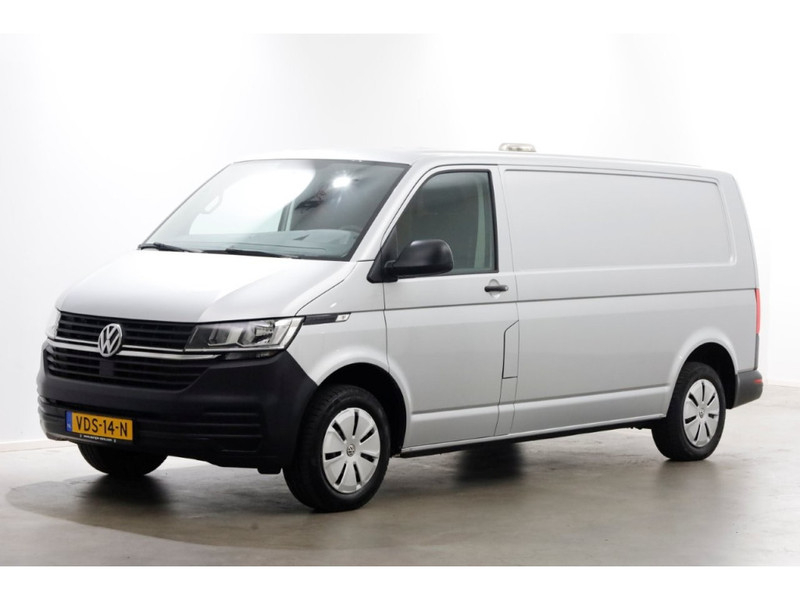 44193646-volkswagen-transporter-18