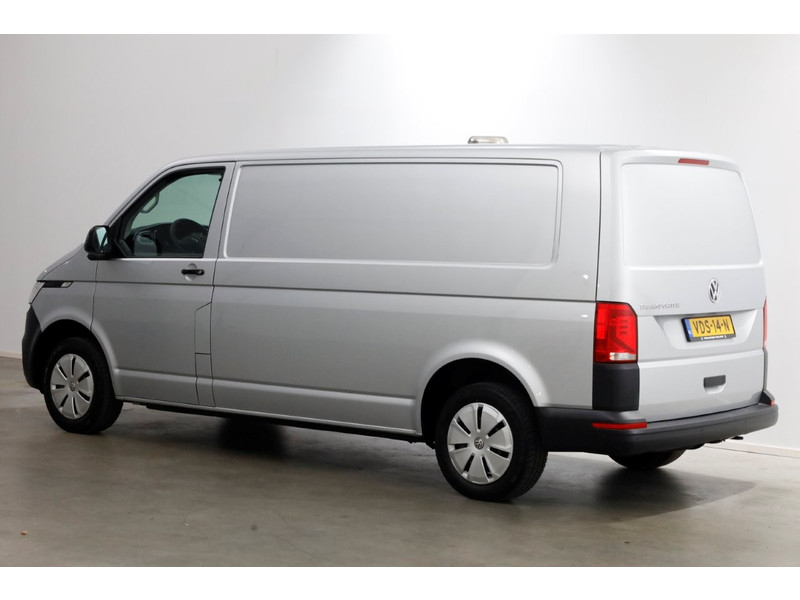 44193646-volkswagen-transporter-9