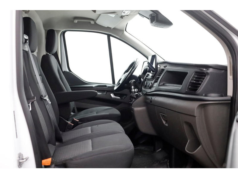 44370511-ford-transit-custom-3