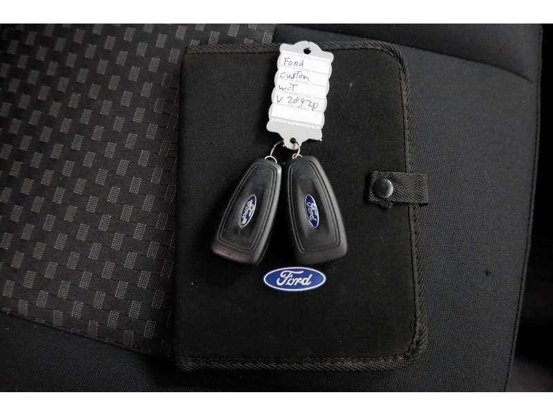 44370511-ford-transit-custom-6