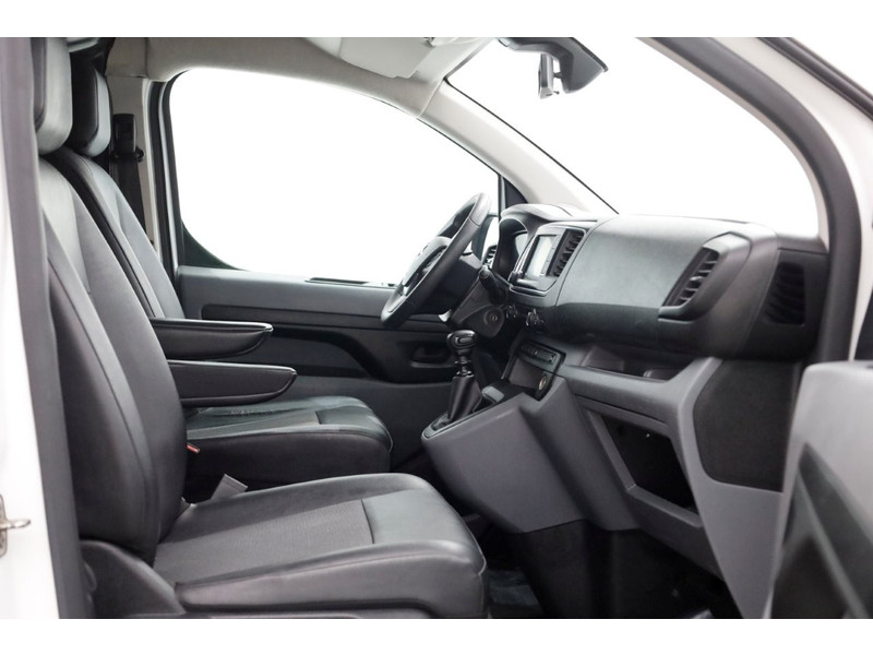 44574794-opel-vivaro-3