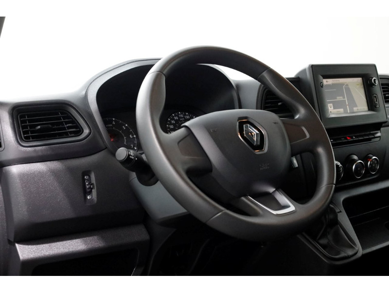 45173568-renault-master-12