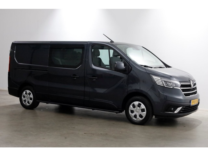 45202147-renault-trafic-12