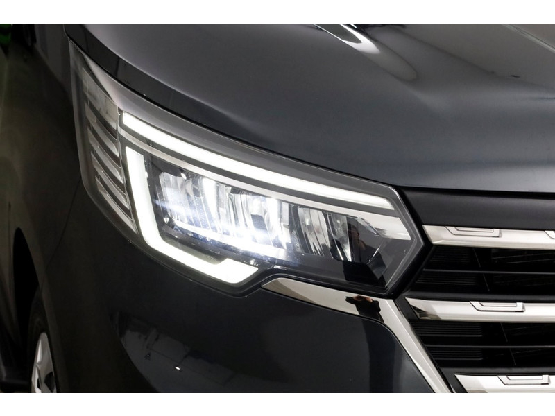 45202147-renault-trafic-13