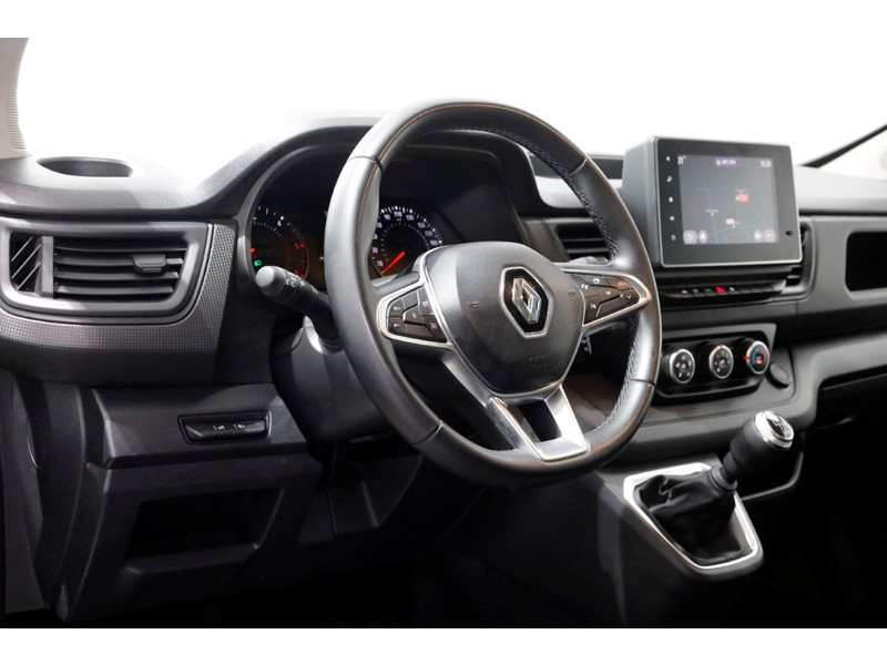 45202147-renault-trafic-15