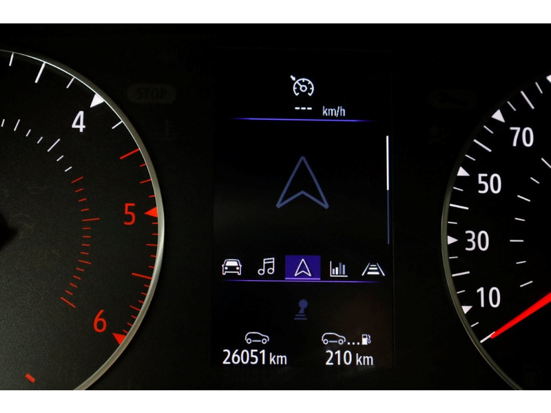 45202147-renault-trafic-18