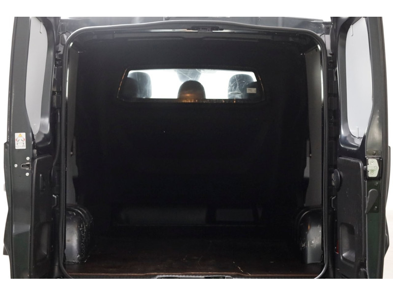 45202147-renault-trafic-5