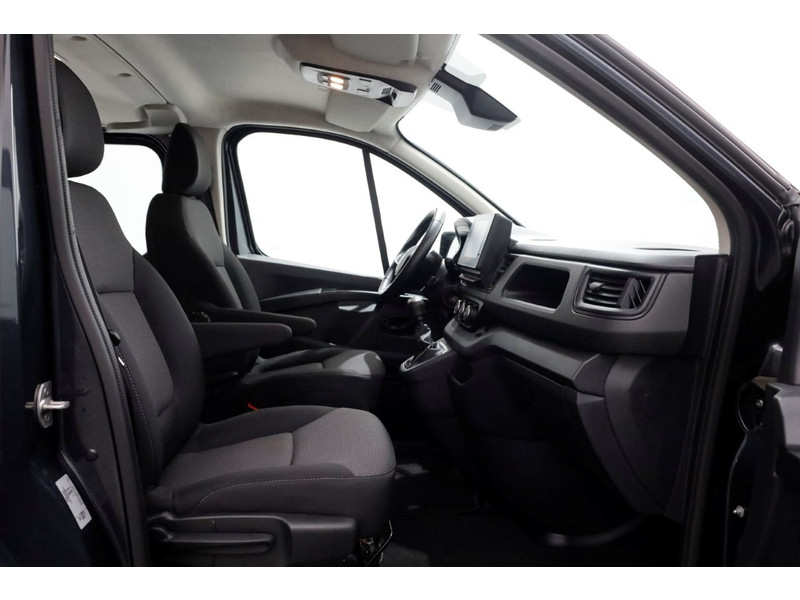 45202147-renault-trafic-6
