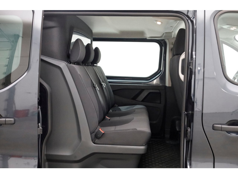45202147-renault-trafic-7