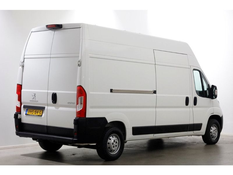 45605878-peugeot-boxer-2