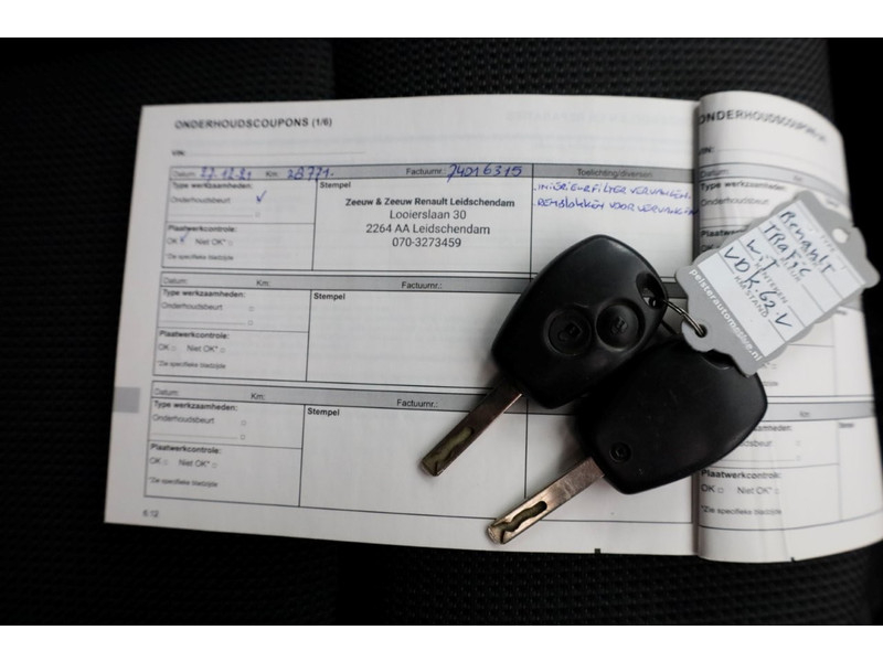 45737522-renault-trafic-6