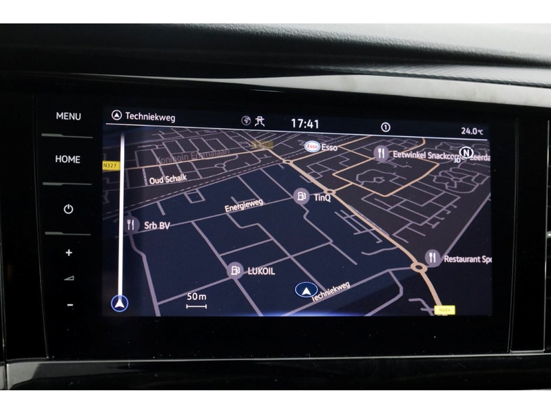 45740420-volkswagen-transporter-17