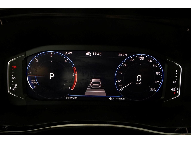 45740420-volkswagen-transporter-18