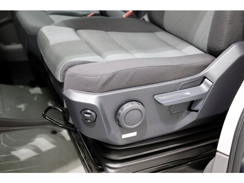 45822924-volkswagen-crafter-23