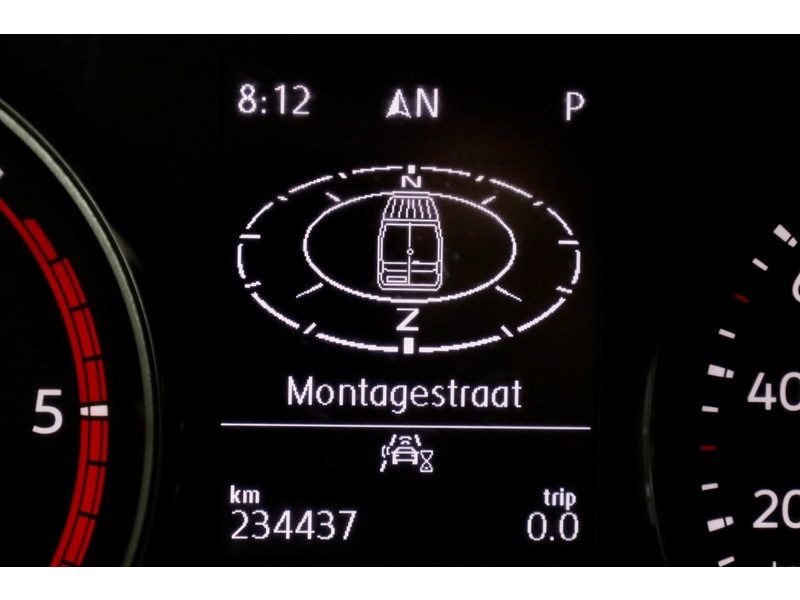 45822924-volkswagen-crafter-24